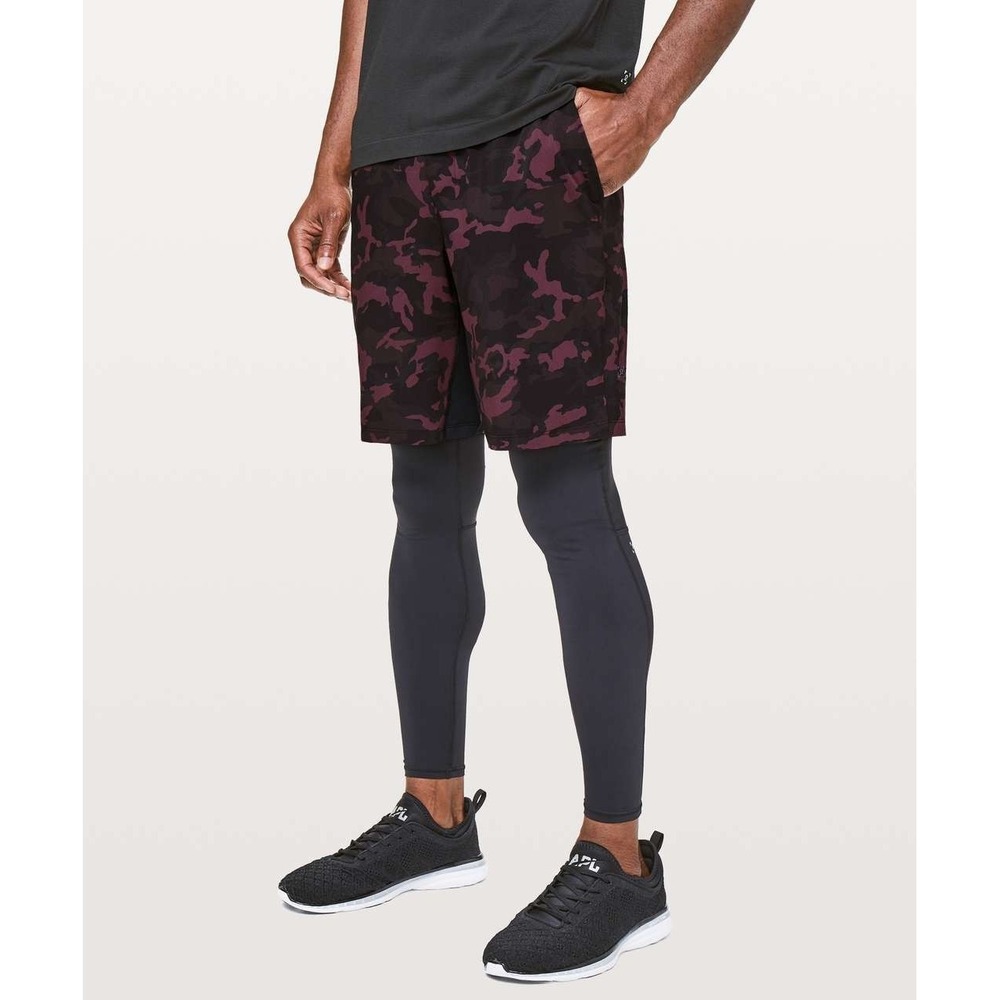 Lululemon T.H.E. Shorts Mens Large Incognito Camo Red Multi Workout Lightweight